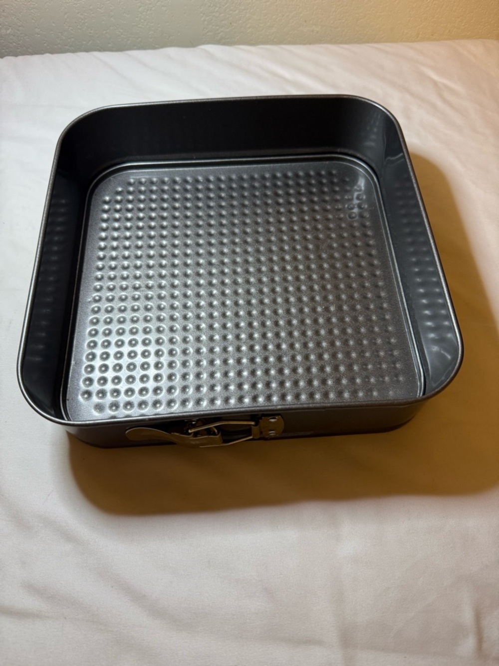Square Nonstick Springform Cake Pan - Textured Base